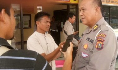 H PAKPAHAN KASAT LANTAS POLRES ROHIL RAZIA PENGENDARA YANG TIDAK MENGGUNAKAN HELM