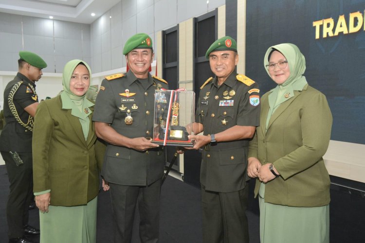 Pangdam XII/Tpr Pimpin Sertijab Danrem 121/Abw dan Asintel Kasdam