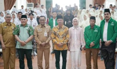 Pembukaan Tryout Dan Seminar Akbar 2024, di Hadapan Para Siswa/Siswi Bupati Rohil Afrizal Sintong SIP MSI Sebut Mau Masuk kerja Tak Bisa Pakai Deking
