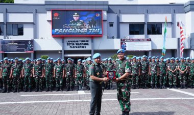 Panglima TNI Memeriksa Kesiapan Pasukan Pengamanan Presiden (Paspampres).