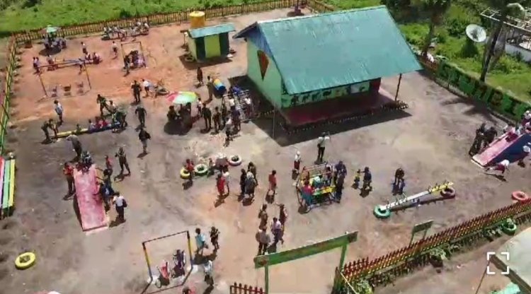 Satgas Yonif 125/SMB  Bangun Taman Bermain, Hadirkan Keceriaan Anak-Anak Papua
