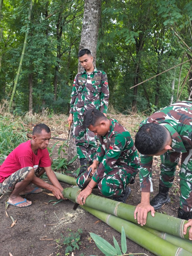 "Pos Baen Satgas Yonkav 6/Naga Karimata Mensosialisasikan Metode Hidroponik kepada Masyarakat."