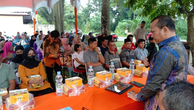 "Ketua DPRD Pekanbaru Melakukan Sosialisasi Peraturan di Jalan Hangtuah RT 01 RW 08"