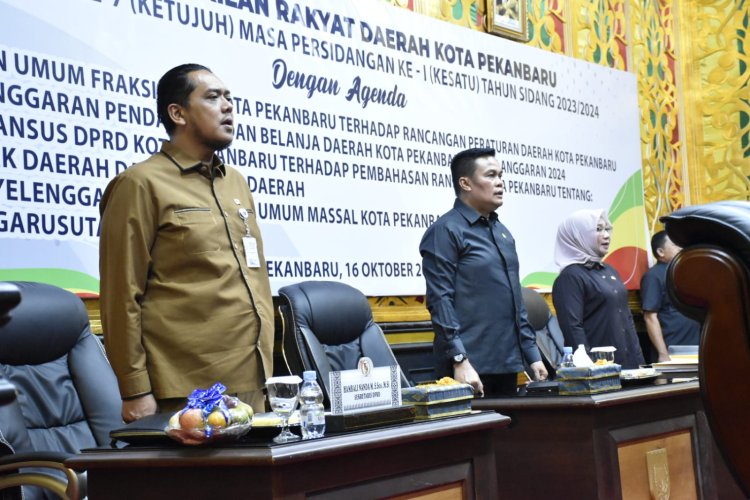 "Setiap Fraksi DPRD Pekanbaru Menyampaikan Pandangan Umumnya"