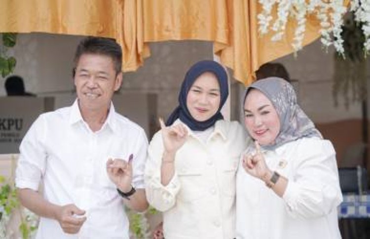 Bupati Rohil Ajak Wakil Rakyat Terpilih Bangun Rohil di TPS 02 Sintong Bakti: Suara Pemilihan Umum