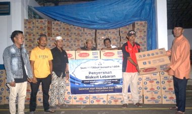 Sambut Idul Fitri 1445 H, Sambu Group dan YBDA Kembali Bagikan Biskuit Lebaran Gratis