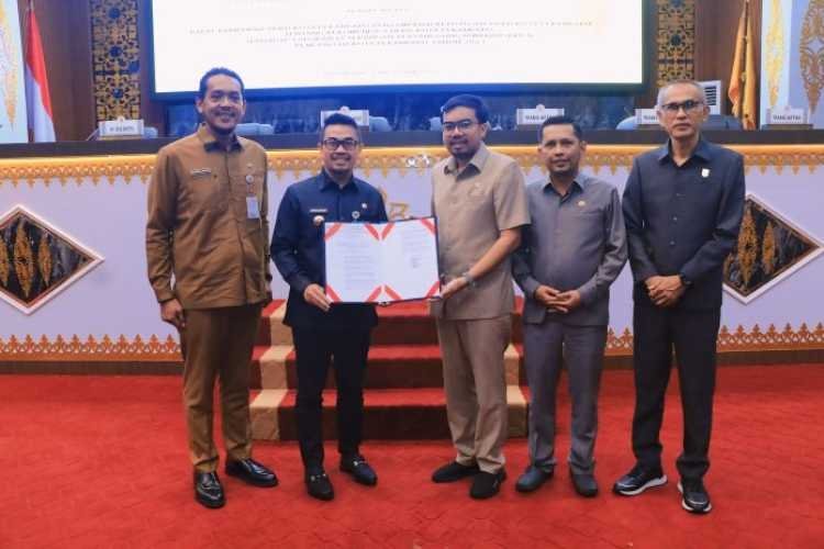 DPRD Kota Pekanbaru Sampaikan Rekomendasi Terhadap LKPJ Pemko Pekanbaru Tahun 2023