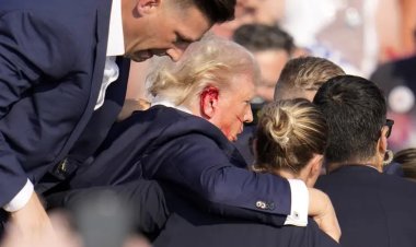 Breaking News: Donald Trump Ditembak Saat Kampanye Pilpres AS