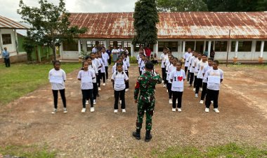 Satgas Yonkav 6/Naga Karimata Mengajarkan PBB dalam MPLS di SMK Pertanian Suanae: Meningkatkan Keterampilan Siswa