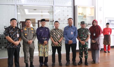 Pj Walikota Pekanbaru Sambut Kedatangan Pj Gubernur Riau Rahman Hadi di Bandara SSK II