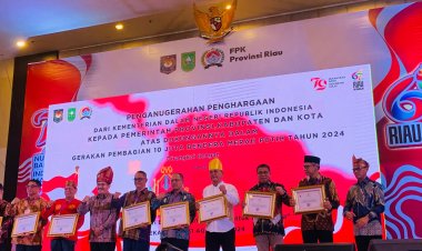 Pargelaran Pesona Bhinneka Tunggal Ika dan Penghargaan Gerakan Pembagian 10 Juta Bendera Merah Putih 2024 oleh Kemendagri RI