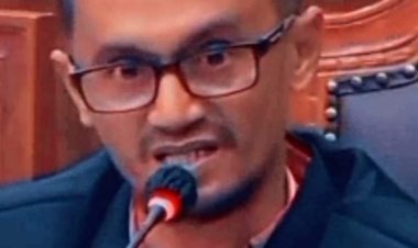 Dilarang Pasang APK di Batang Pohon: Aturan PKPU 15 Tahun 2023