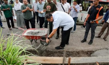 Respon Cepat ADIL Tanggapi Keluhan Masyarakat, Bahu Jalan Amri Tambunan Di Cor di Desa Sei Mencirim