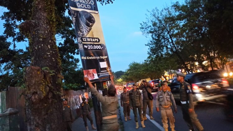 Pj Gubernur Sumut Agus Fatoni Pimpin Penertiban Baliho dan Spanduk Tak Berizin di Medan