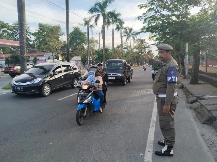 Pj Gubernur Sumut Agus Fatoni Pimpin Penertiban Baliho dan Spanduk Tak Berizin di Medan
