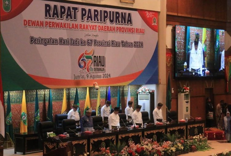 Tengku Azwendi Fajri Hadiri Rapat Paripurna HUT ke-67 Provinsi Riau