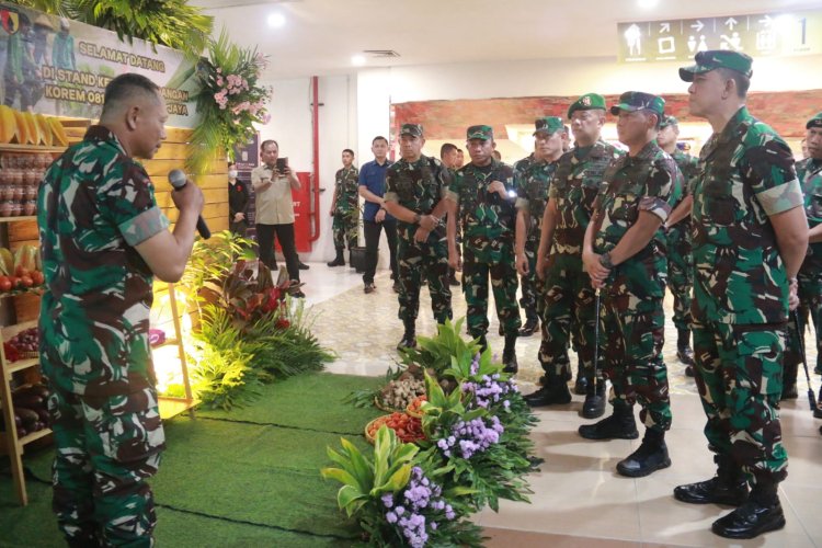 Kunjungan Panglima TNI ke Stand Ketahanan Pangan Kodam V