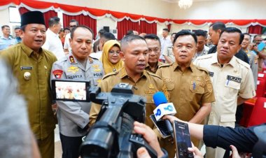 Gubernur Riau Ancam Tindak Perusahaan Langgar Lingkungan dan Pajak