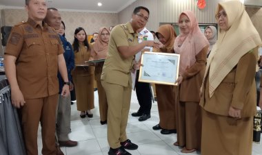 Pemkab Rohil Gelar Bimtek Romantik dan Serahkan Penghargaan OPD