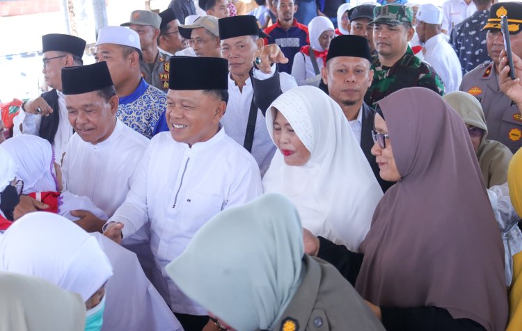 Bupati Asmar Sambut 93 Jemaah Haji Meranti di Selatpanjang