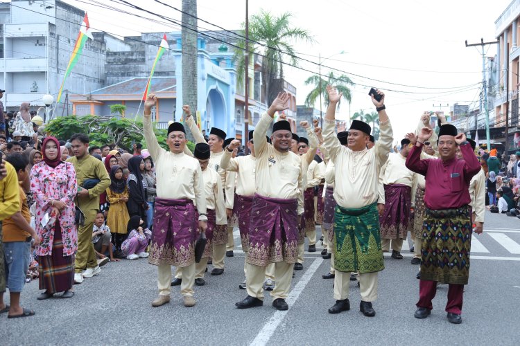 Siak Tampilkan Warisan Islam di Pawai MTQ Riau 2025