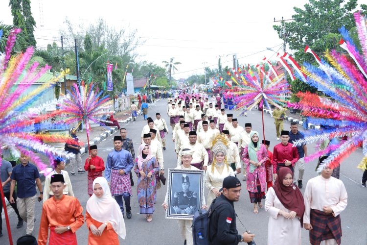 Siak Tampilkan Warisan Islam di Pawai MTQ Riau 2025