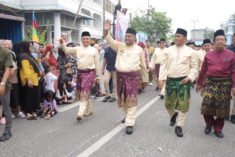 Siak Tampilkan Warisan Islam di Pawai MTQ Riau 2025