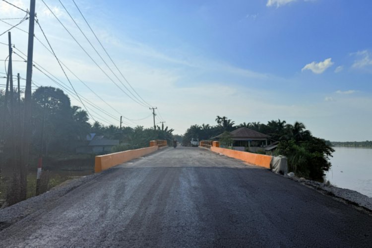 Jembatan Sekayan Deras Inhu Rampung Diperbaiki, Gubri Wahid Tepati Janji