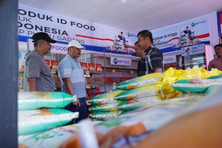 Bupati Kampar Tinjau Kesiapan Launching Kopdes Merah Putih