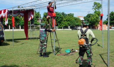Satgas dan Warga Bersihkan Lapangan Jelang Penutupan TMMD Reguler 125 Kodim 0735/Surakarta