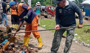 DLH Rohil Gelar Goro Massal 500 PNS & PPPK Bersihkan Pasar Bintang