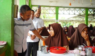 Gubri Abdul Wahid Pantau Ketat Program MBG di Riau, Antisipasi Kasus Keracunan