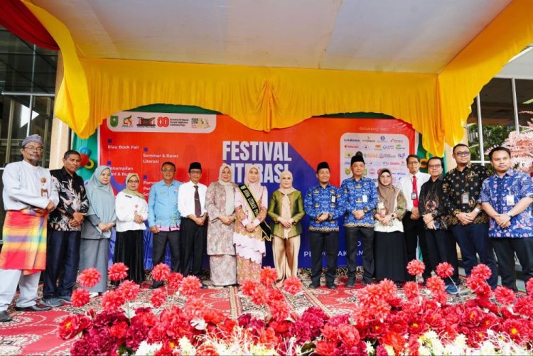 Perpustakaan Soeman HS Luncurkan Layanan Peminjaman Buku Online, Dorong Transformasi Digital Literasi di Riau