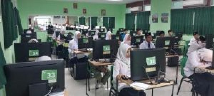 17 Siswa Madrasah Riau Lolos OMI 2025, Enam Masuk 10 Besar Nasional