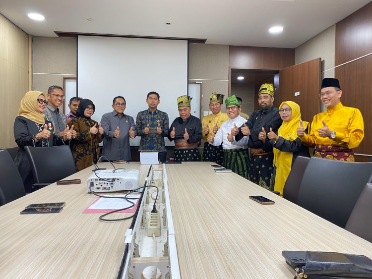 Riau Resmi Usulkan Pembentukan Daerah Istimewa Riau ke DPR dan DPD, LAMR Tegaskan Perjuangan Marwah Melayu