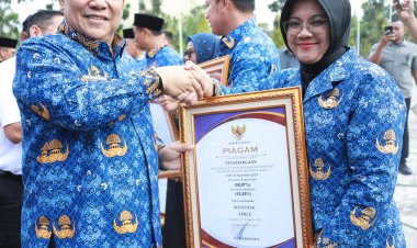 Pemkab Siak Raih Penghargaan UHC pada HKN 2025