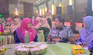 Kasmarni Terima Anugerah Baiduri XIV atas Kiprah Pemberdayaan Perempuan