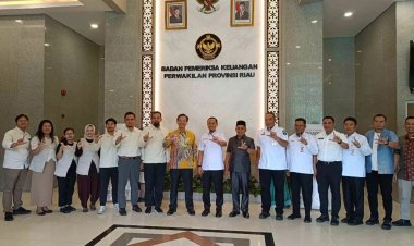 PAD Pekanbaru Naik, Wako Agung Hadiri Penyerahan LHP BPK Riau