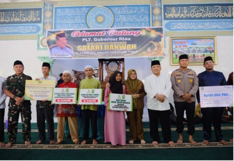 Safari Ramadan di Tualang, Bupati Afni Apresiasi Program Pemprov Riau yang Dirasakan Warga Siak