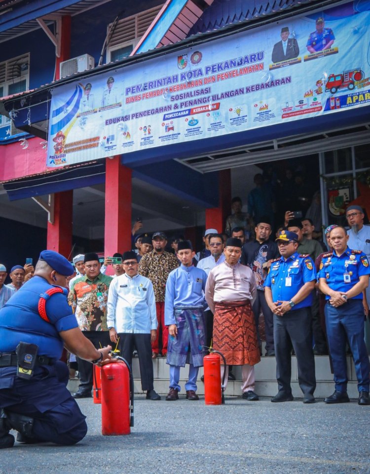 Konsulat Malaysia Bantu APAR untuk 100 Masjid Pekanbaru