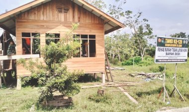 Sentuh Tangan Satgas TMMD Kodim 0313/KPR Capai Angka 65 Persen, Pembangunan RTLH Bapak Dedi di Desa Pangkalan Terap Kian Dekati Selesai