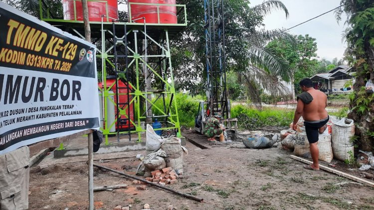 Instalasi Pipa Selesai 100%, Fasilitas Sumur Bor TMMD Ke-129 Kodim 0313/KPR Masuki Tahap Finis